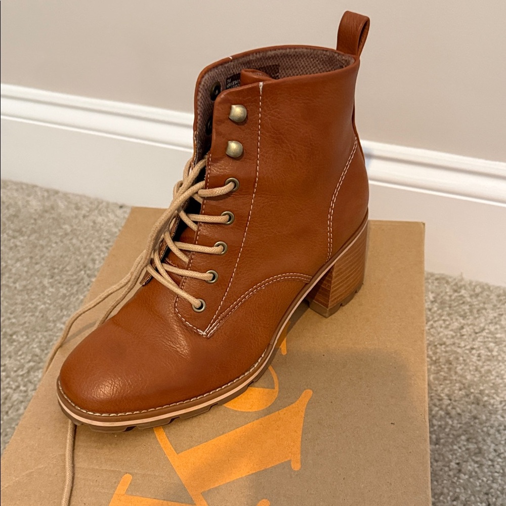 Kork-Ease Brown Leather Lace-Up Ankle Boots
